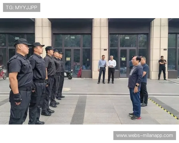 信和物业杯半决赛激战，商翼冲锋队与物业先锋队会师决赛